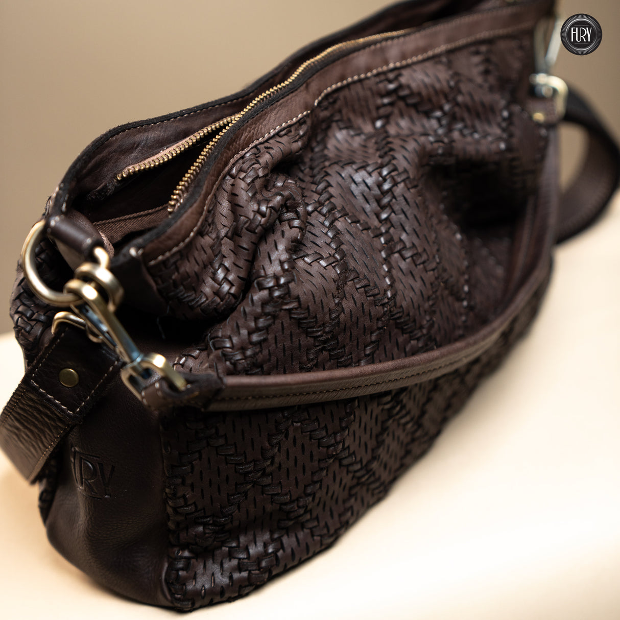 Borsa Noemi maxi in pelle intrecciata